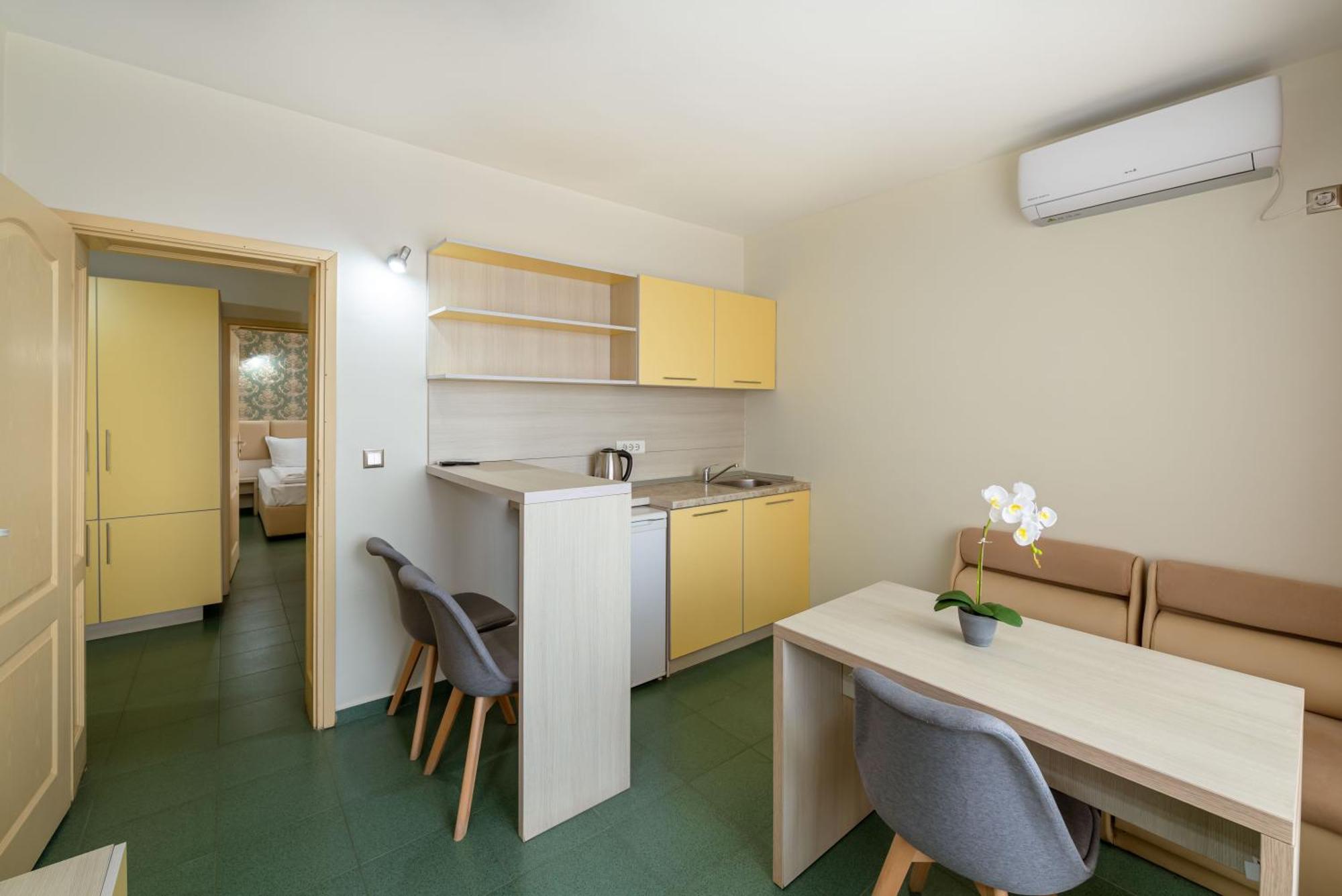 Perla Apartments First Line Nesebar Exterior foto